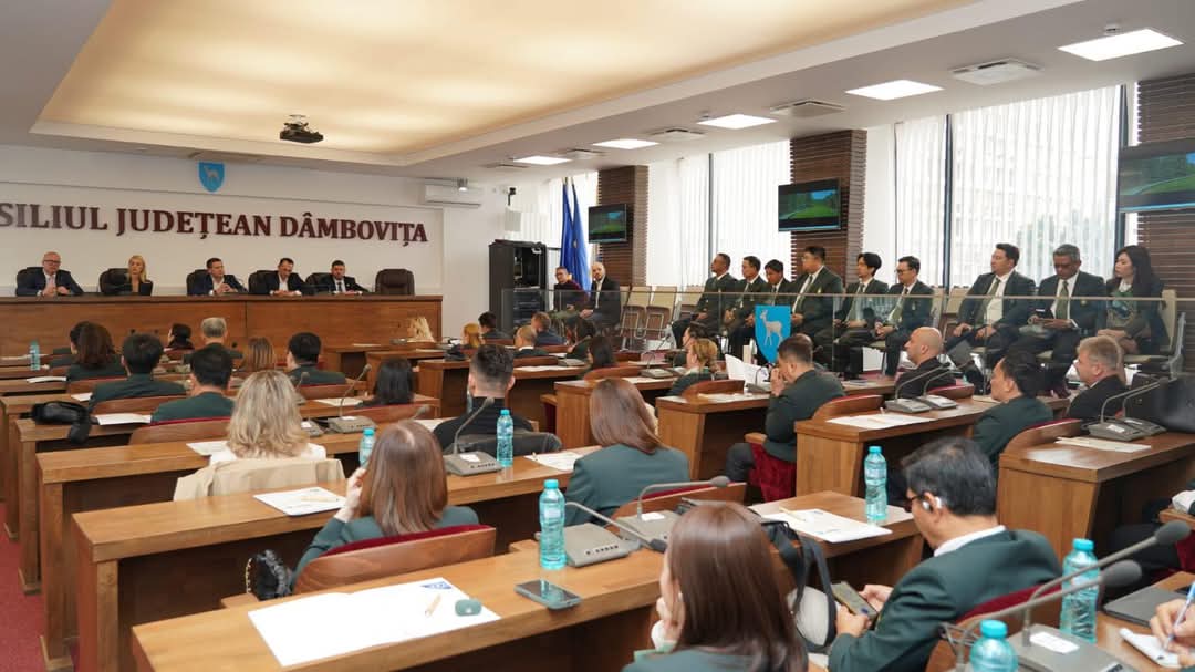 Astăzi, președintele Consiliului Județean Dâmbovița, Corneliu Ștefan, și primarul municipiului Târgoviște, Daniel Cristian Stan, au primit la sediul Consiliului Județean o delegație