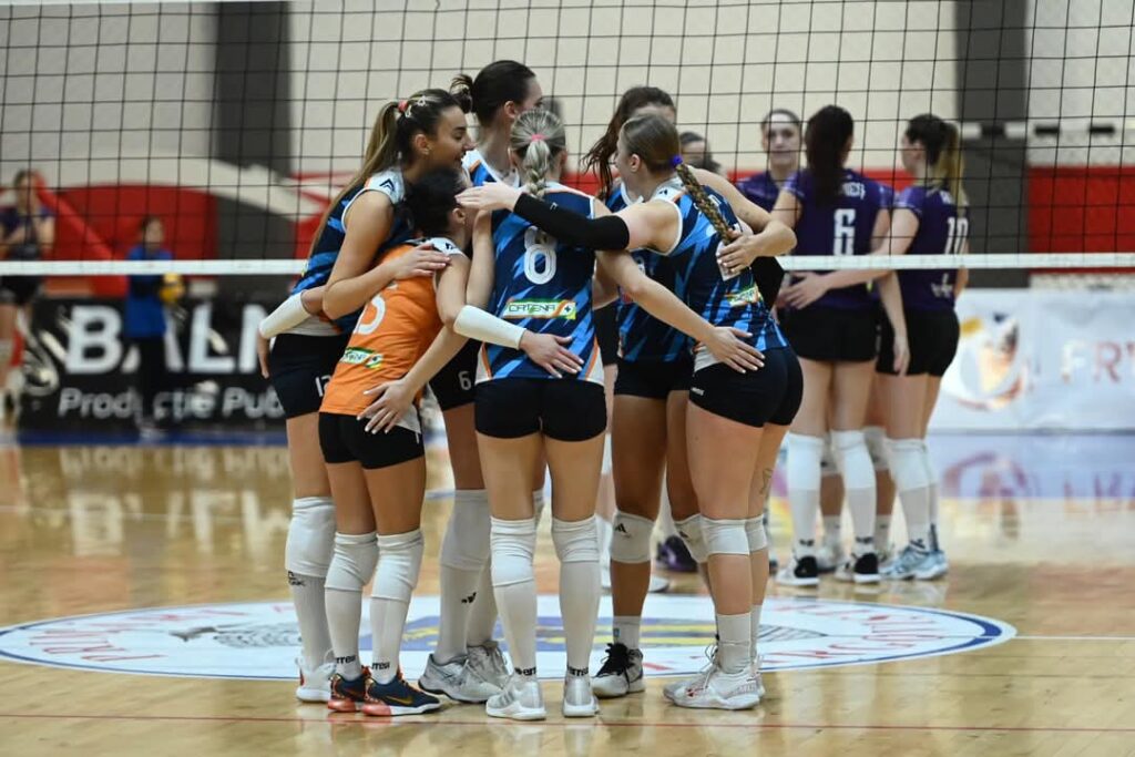 Pe 22 martie 2025, echipa de volei feminin CSM Târgoviște va disputa un meci important acasă împotriva echipei din Lugoj, la ora 18:00. Meciul se anunță a fi unul plin de intensitate, având în vedere ambiția echipei dâmbovițene de a obține o victorie care să o ajute să avanseze în clasament și să își asigure un loc în playoff.