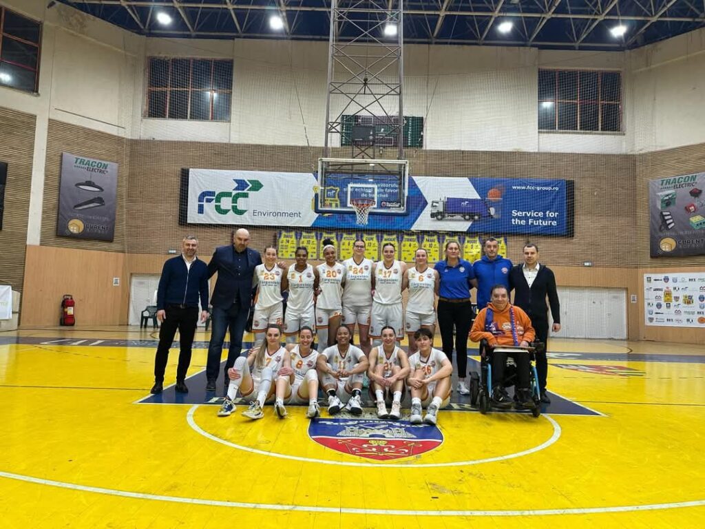 CSM Târgoviște se califică în finala Cupei României la baschet! Echipa de baschet feminin CSM Târgoviște a reușit o victorie importantă în semifinalele Cupei României, învingând FCC UAV Arad cu scorul de 59-56. Meciul a fost extrem de echilibrat, cu un final incert, însă fetele de la CSM Târgoviște au demonstrat maturitate și determinare, reușind să își impună jocul și să își asigure locul în finală.