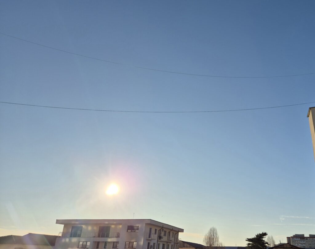 Prognoza meteo: Temperaturile vor fi mult mai ridicate decât în mod obișnuit pentru această perioadă Prognoza meteo: Temperaturile vor fi mult mai ridicate decât în mod obișnuit pentru această perioadă a anului, cu valori de până la 23 de grade în anumite regiuni.