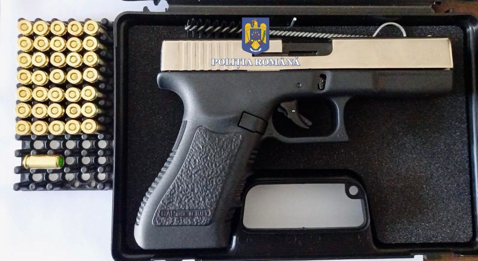 Bărbat reținut pentru deținerea ilegală de arme  și contrabandă calificată în Târgoviște