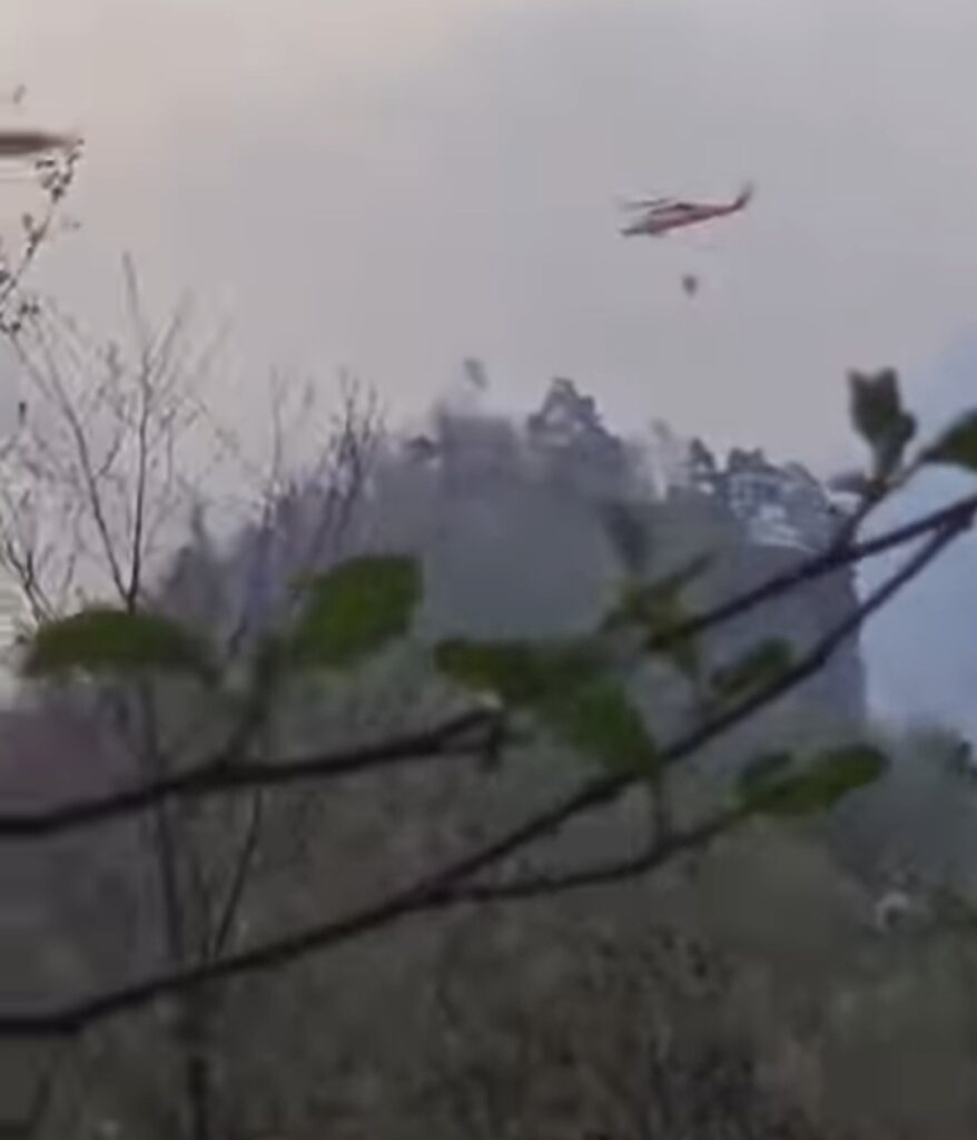Alertă maximă  în nordul județului Argeș unde un incendiu de pădure se află în plină desfășurare. Flăcările au cuprins o suprafață de aproximativ 24 de hectare