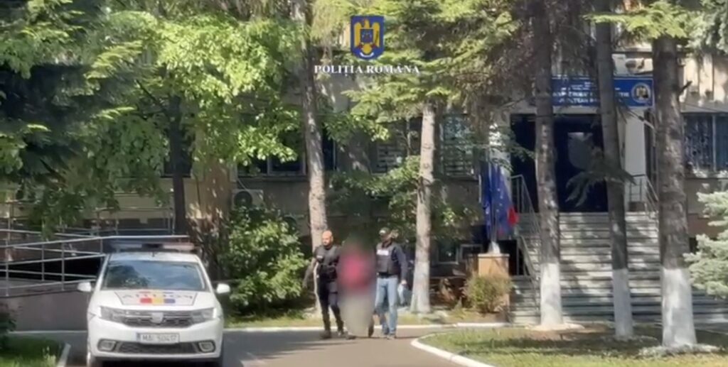 Braconaj în comuna Nucet: Bărbat reținut pentru capturarea și transportul unei căprioare Braconaj în comuna Nucet.Un bărbat în vârstă de 48 de ani din comuna Nucet a fost reținut pentru 24 de ore sub acuzația de braconaj și transportul vânatului