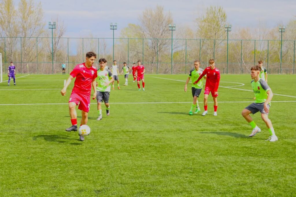 Chindia Târgoviște U19 a obținut o calificare memorabilă în semifinalele Cupei României, Național U19, după o victorie zdrobitoare cu scorul de 5-0 în fața celor de la ACSM Reșița