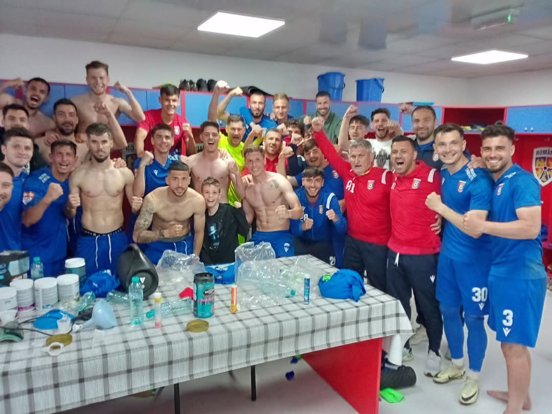 Într-un meci plin de dramatism, Chindia Târgoviște a reușit o victorie crucială împotriva CSM Ceahlăul Piatra Neamț, scor 3-2, păstrându-și astfel șansele de salvare directă din Liga 2.