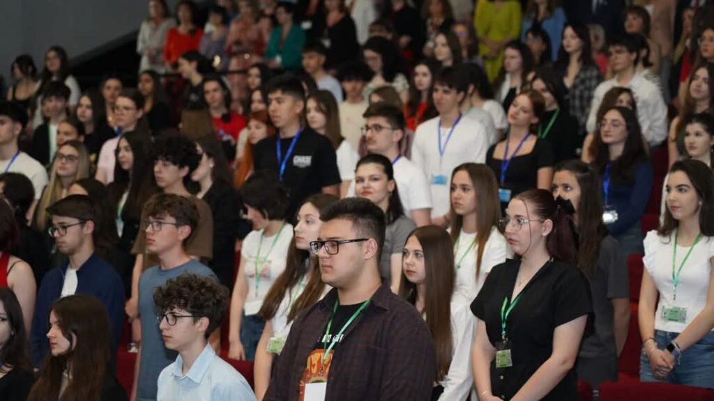 Consiliul Județean Dâmbovița, partener al Olimpiadei Naționale „Tinerii Dezbat”.