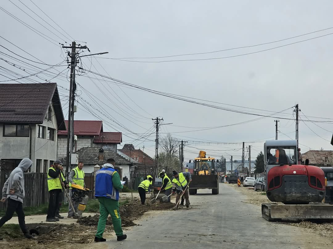 Președintele Consiliului Județean Dâmbovița, Corneliu Ștefan, a început săptămâna cu o vizită de lucru în localitățile Șotânga, Vulcana-Pandele și Brănești, alături de reprezentanții Companiei de Apă,