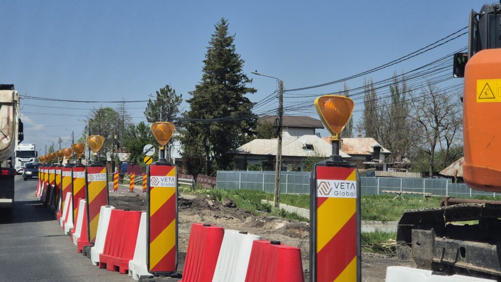 Lucrările de modernizare a drumului național DN 71 Bâldana-Târgoviște, ce vizează lărgirea la 4 benzi, sunt pe drumul cel bun și se desfășoară conform planului stabilit. Astfel, se pune capăt unei perioade lungi de așteptări și promisiuni, iar județul nostru beneficiază de un proiect major care va transforma semnificativ infrastructura regiunii.