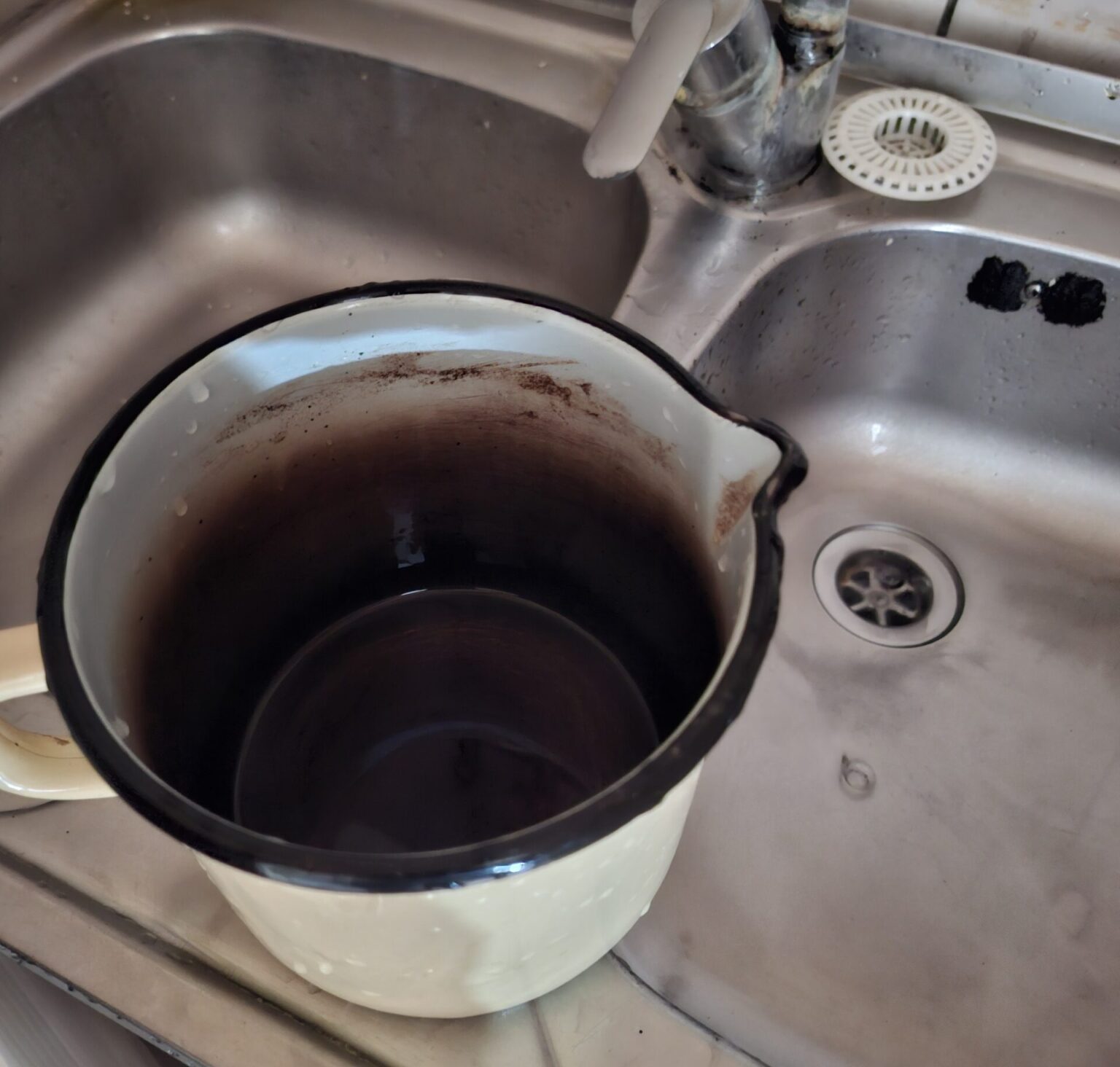 Inspectorii DSVSA Dâmbovița au desfășurat, în primele trei luni ale anului 2025, un total de 404 controale oficiale și evaluări în unități care procesează