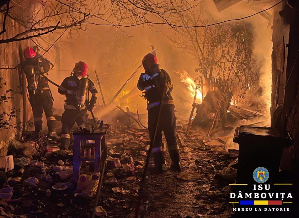 Incendiu puternic în Viforâta, o persoană și-a pierdut viața, noaptea trecută, în jurul orei 23:58, pompierii au fost solicitați să intervină la un incendiu izbucnit la o locuință din localitatea Viforâta, județul Dâmbovița.