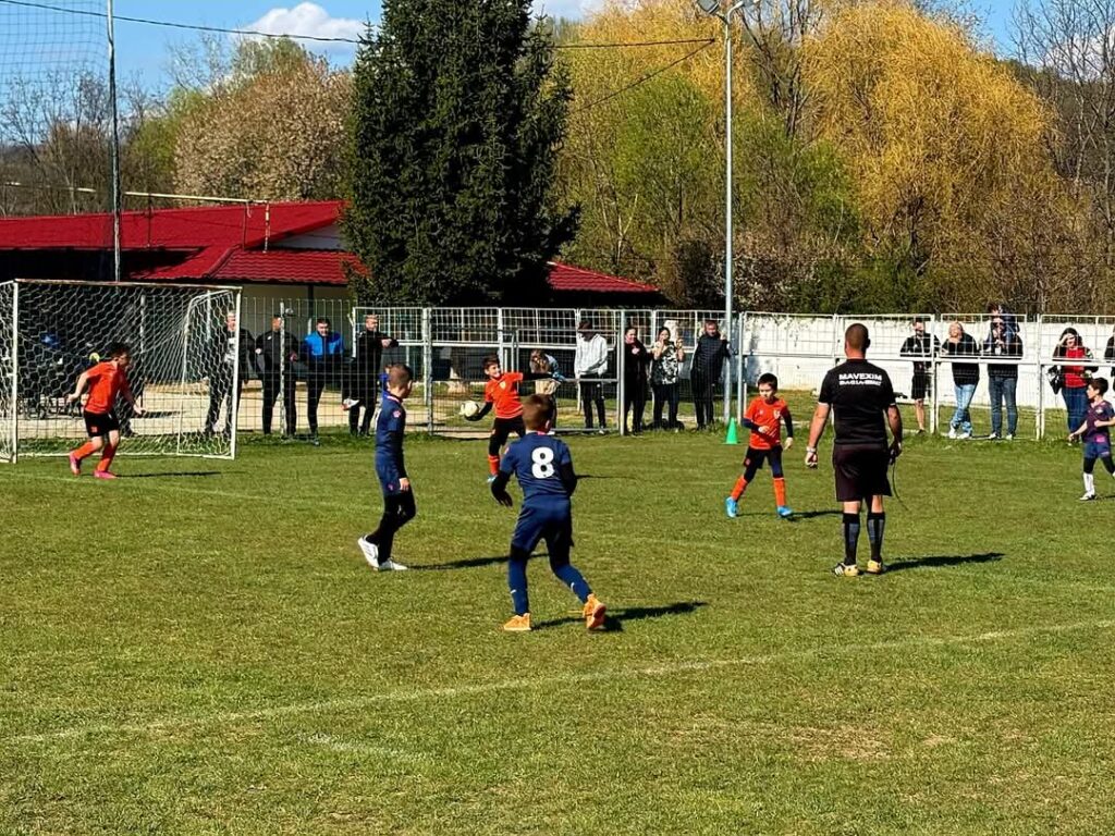 O nouă etapă din cadrul Interligii Dâmbovița a avut loc ieri la Pucioasa, competiție dedicată copiilor pasionați de fotbal, care îmbină performanța sportivă cu spiritul de echipă și fair-play-ul.