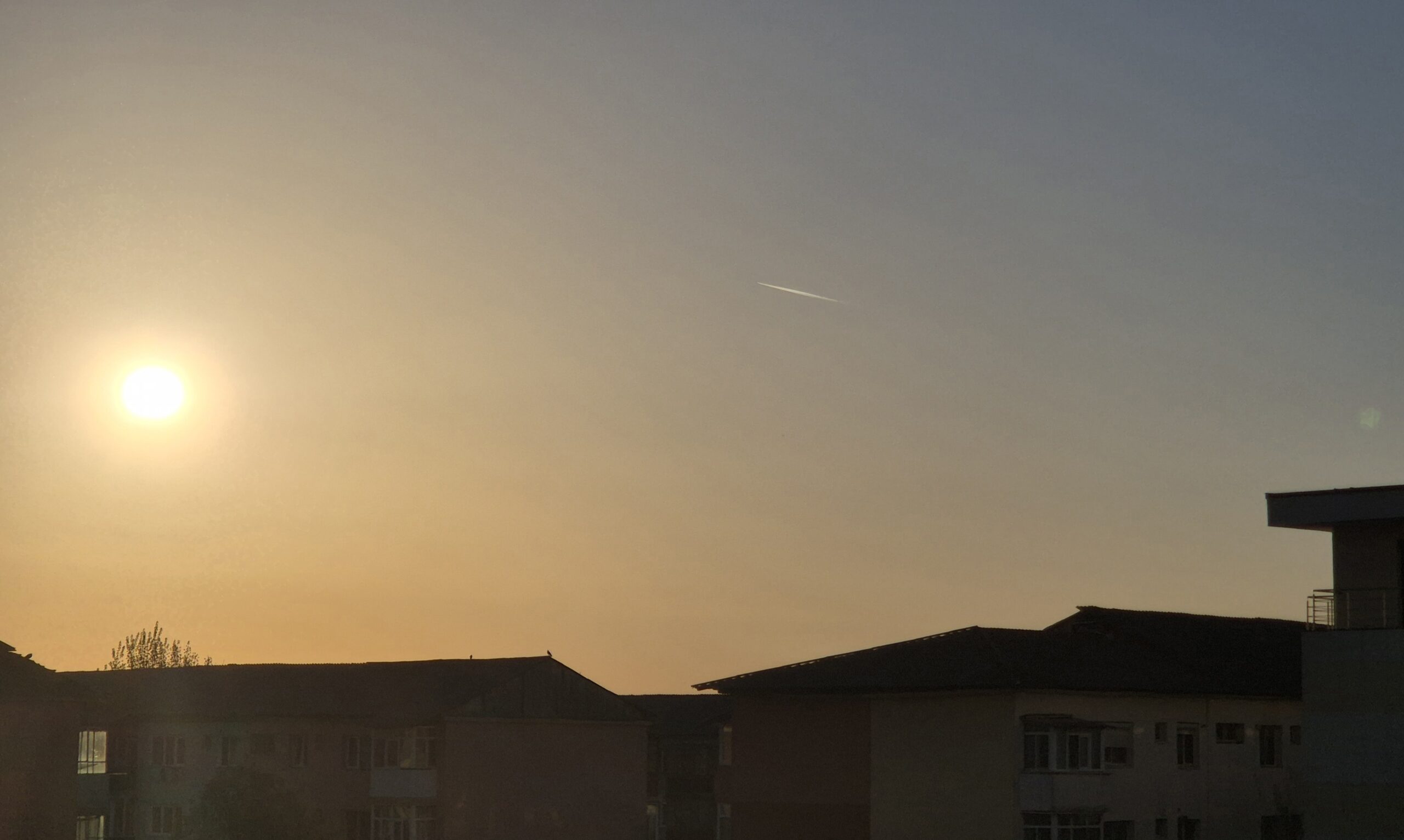 Meteorologii avertizează că indicele UV poate atinge nivelul 7 în sudul României – un prag considerat ridicat, care poate afecta sănătatea pielii