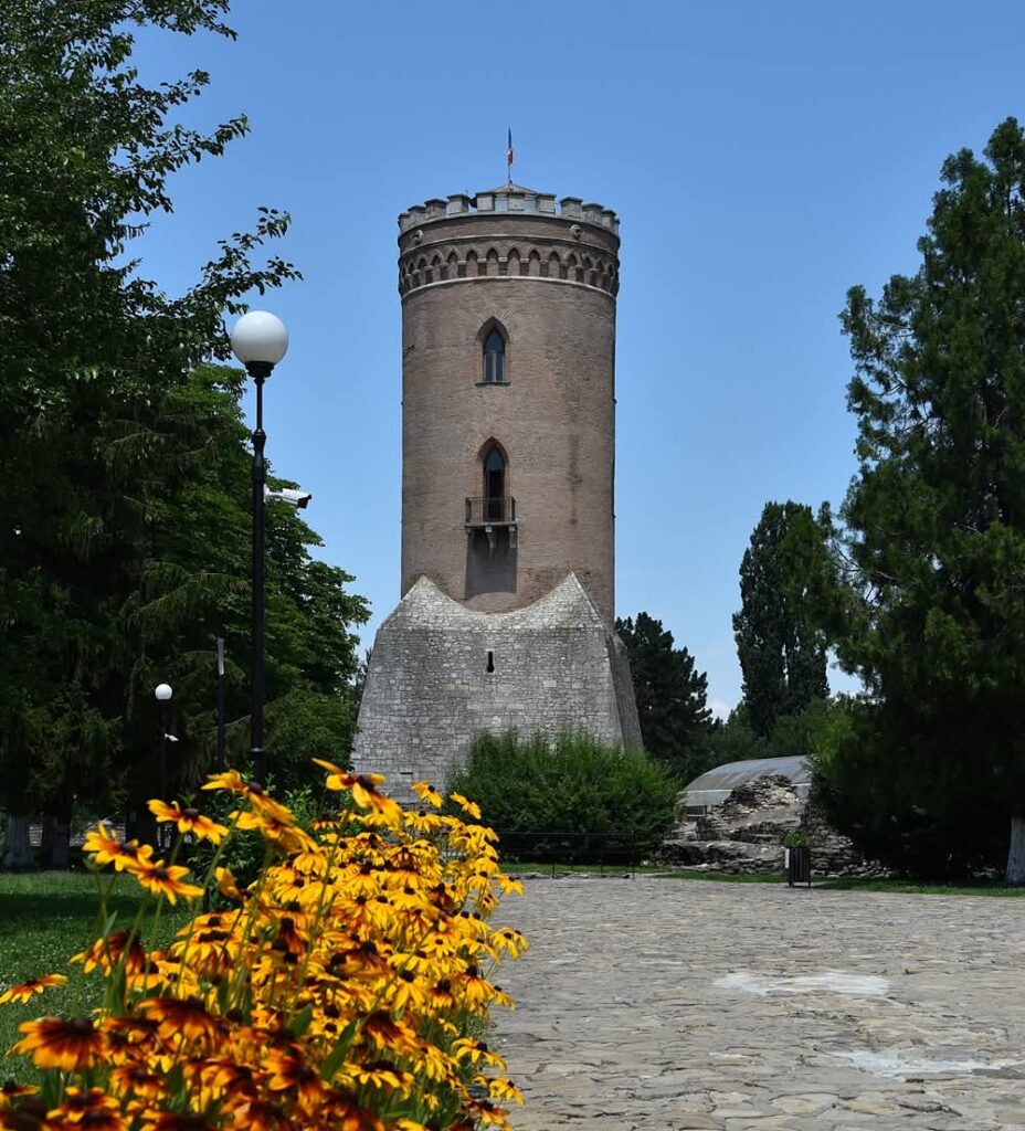 Muzeele din Dâmbovița, deschise publicului între 1 și 4 mai,  cu un program special de vizitare pentru minivacanța de 1 Mai.