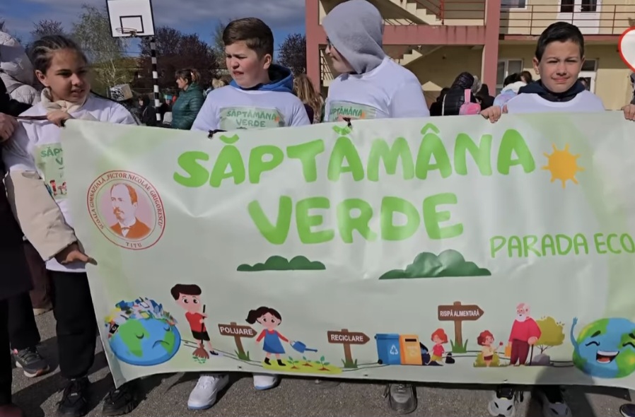 Parada costumelor ECO, un exemplu de responsabilitate și creativitate la Titu.În cadrul programului „Săptămâna verde”, Școala Gimnazială „Pictor Nicolae Grigorescu” din Titu