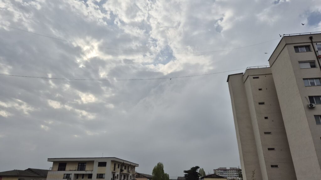 Prognoza meteo: Vreme instabilă – nu scăpăm astăzi de nori și ploi slabe Prognoza meteo: Vreme instabilă – nu scăpăm astăzi de nori și ploi slabe