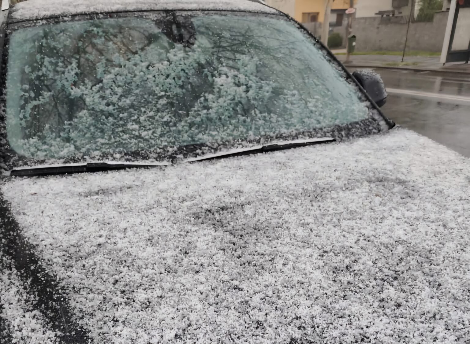 ȘOC TERMIC : Dimineață geroasă, astăzi, 8 aprilie 2025, Târgoviște s-a trezit cu o dimineață geroasă, cu o temperatură de -5 grade Celsius la ora 7:00