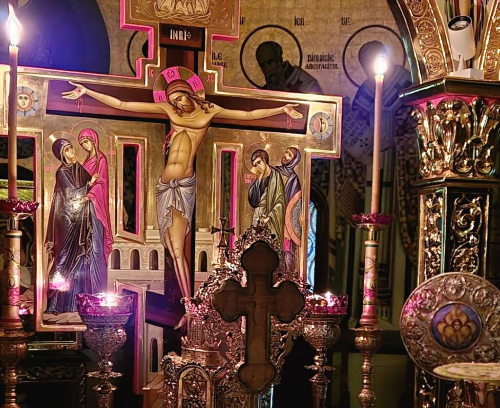  Sâmbăta lui Lazăr: Este ziua în care Iisus Hristos l-a înviat pe Lazăr din morți, un miracol care ne aduce aminte de puterea divină și de speranța în viața veșnică.