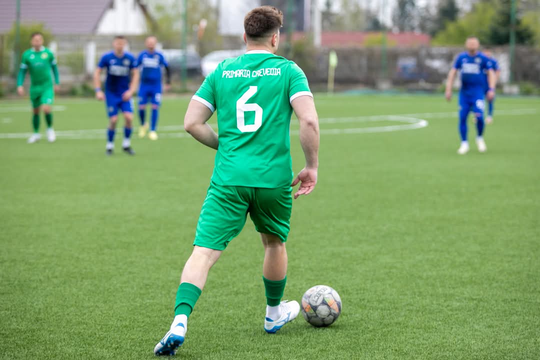 Spectacol fotbalistic în Liga 4 Dâmbovița.În cea mai recentă etapă a Ligii a 4-a Dâmbovița, la seniori, oaspeții au fost în centrul atenției, obținând rezultate solide în fața gazdelor.