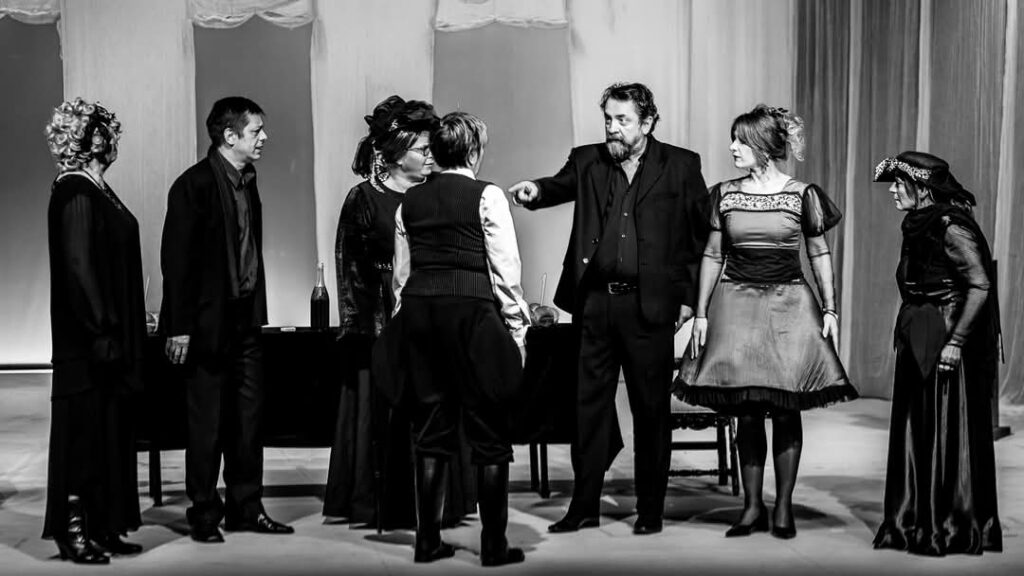 Spectacolul Gaițele pe scena Teatrului Tony Bulandra din Târgoviște.Publicul târgoviștean este invitat la o seară de teatru de excepție! Joi, 24 aprilie 2025, de la ora 19:00,