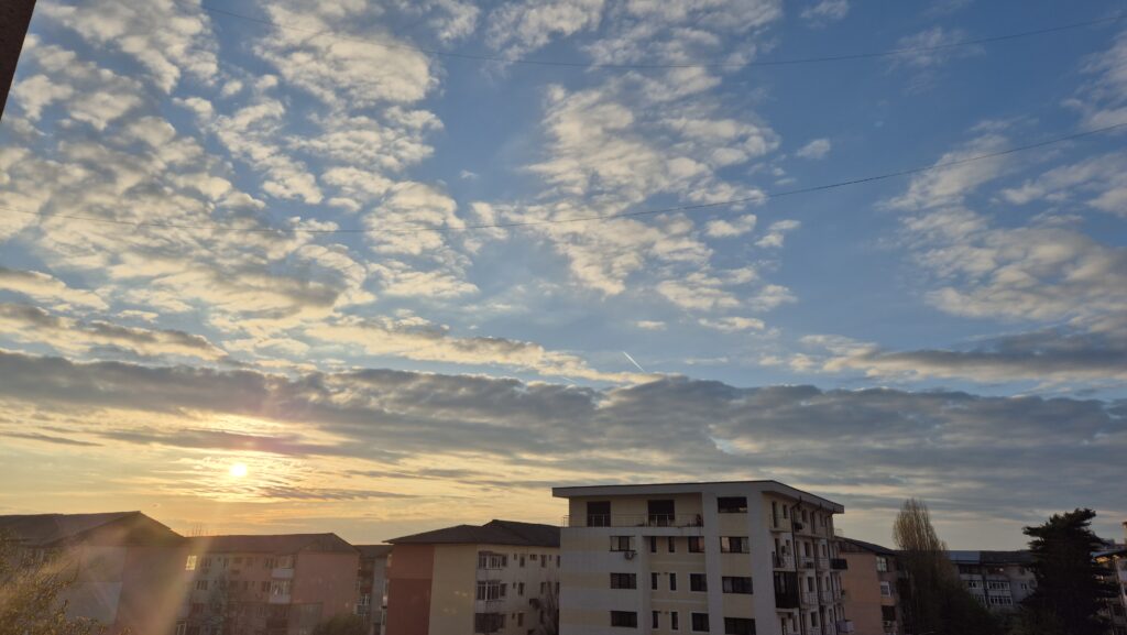 TENDINȚA METEO în județul Dâmbovița: Primăvara se întoarce dar nu vor lipsi zilele cu ploi .Vremea intră într-un nou episod cald și plăcut, chiar înainte de sărbătorile pascale.