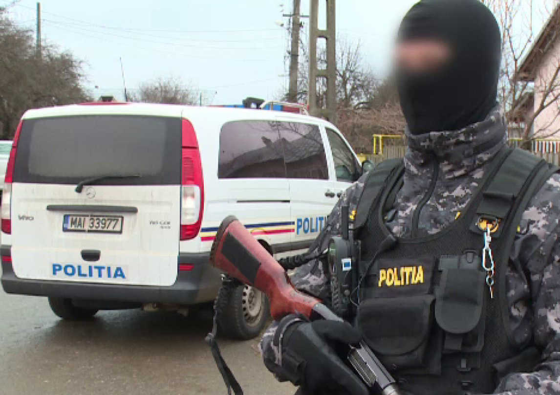 O tânără în vârstă de 19 ani, din comuna Voinești, a fost arestată preventiv pentru 30 de zile, fiind cercetată într-un dosar penal ce vizează infracțiunile de lovire sau alte violențe și violare de domiciliu.