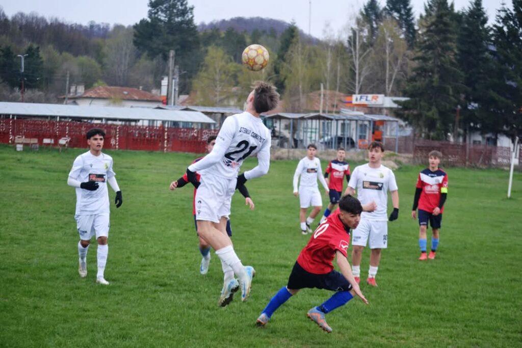 Echipa Voința Crevedia a reușit o victorie ieri, în deplasare, în fața echipei din Voinești, câștigând cu un scor de 3-0. Golurile au fost marcate de Popescu (două reușite) și Drăghici.