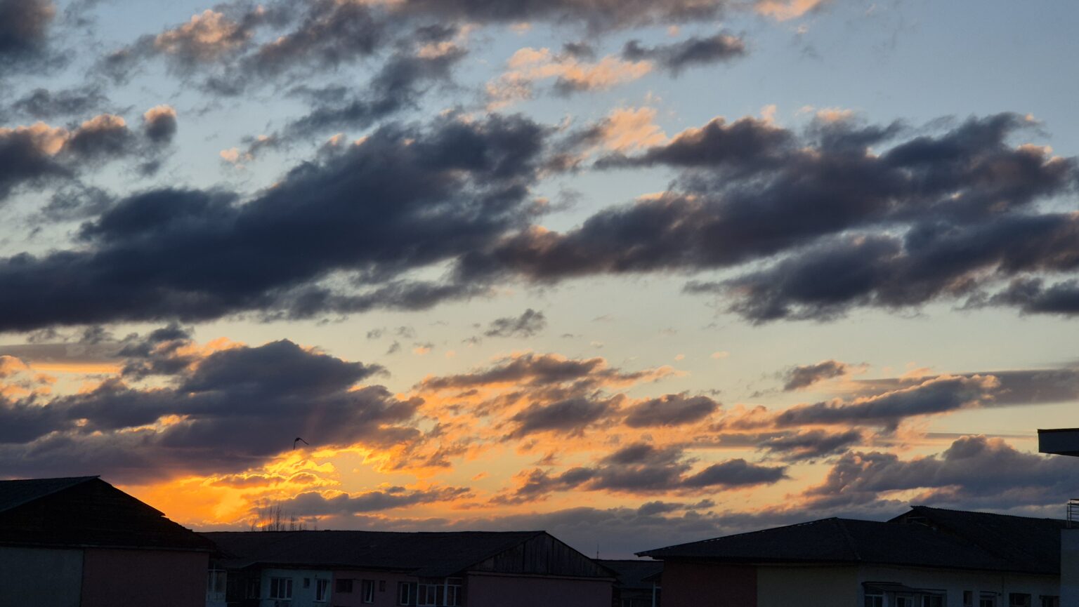 Vreme instabilă, județul Dâmbovița se află sub informare meteorologică emisă de Administrația Națională de Meteorologie, valabilă până pe  12 aprilie, ora 06:00.