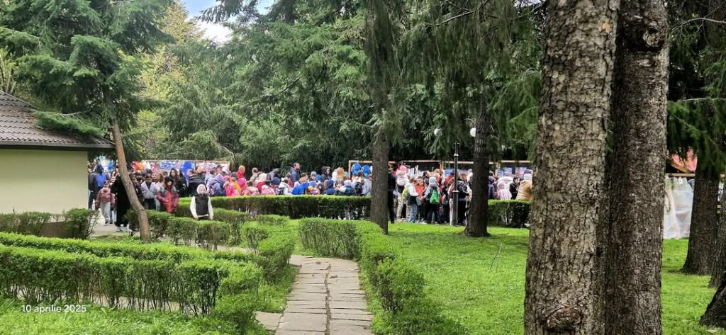 Grădina Zoo din Târgoviște a fost în aceste zile gazda unei adevărate aventuri educative, care a adus împreună grupuri de elevi din diverse colțuri ale țării. 