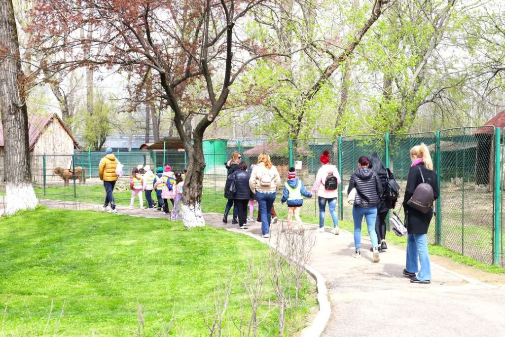 Grădina Zoo din Târgoviște a fost în aceste zile gazda unei adevărate aventuri educative, care a adus împreună grupuri de elevi din diverse colțuri ale țării.