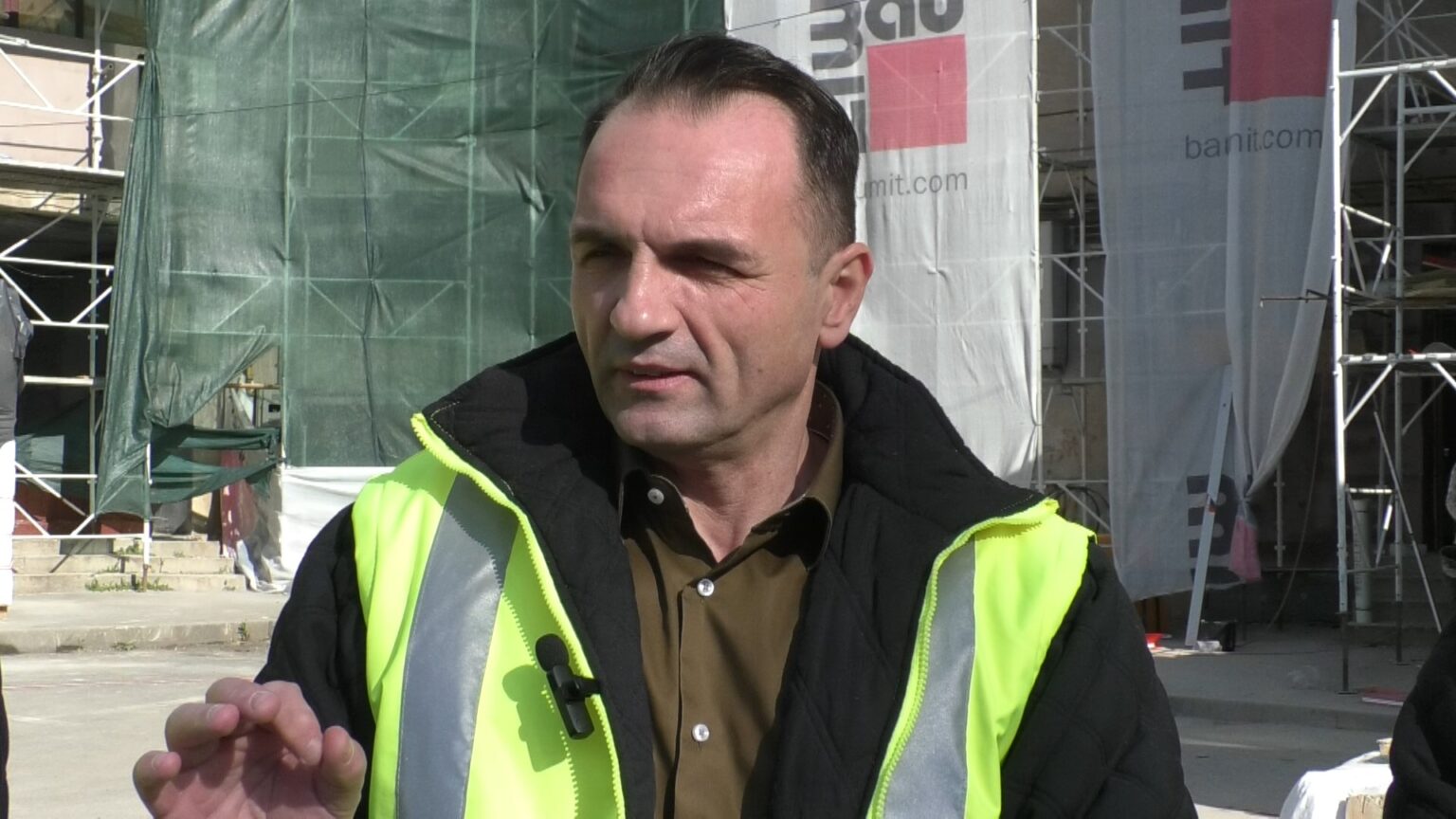  Primarul municipiului Târgoviște, Daniel Cristian Stan, a clarificat astăzi zvonurile apărute în spațiul public privind desființarea echipei de fotbal Chindia Târgoviște