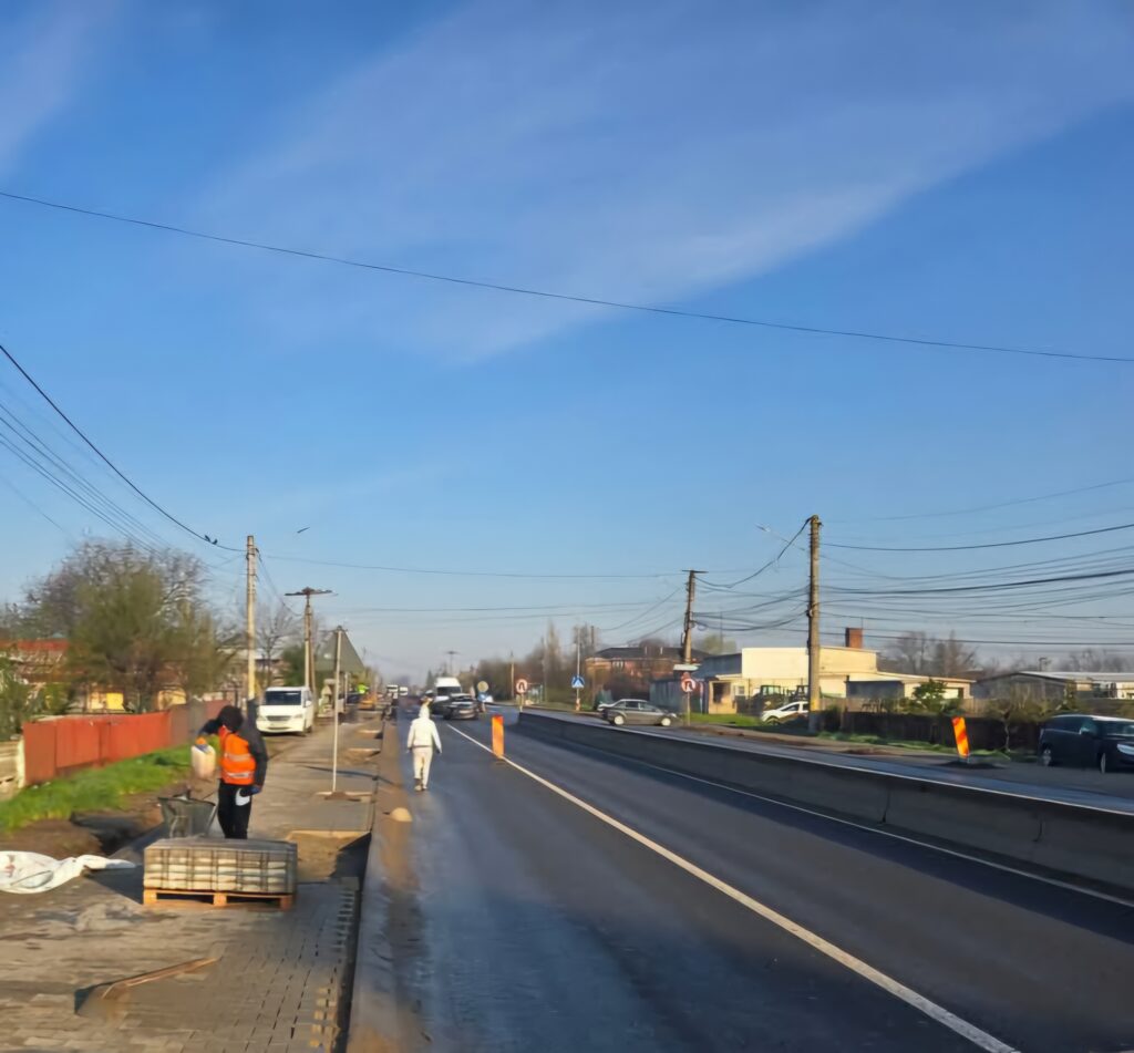 Lucrările de reamenajare a evacuării apelor pluviale de pe DN7 în Tărtășești ajung la final Proiectul de reamenajare a evacuării apelor pluviale de pe DN7 în Tărtășești se apropie de finalizare. Secretarul de stat în Ministerul Transporturilor, Ionuț Savoiu,