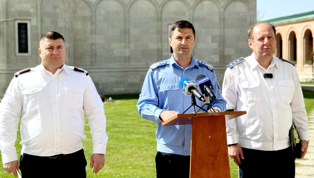 Cu ocazia Sărbătorilor Pascale, peste 200 de jandarmi din cadrul Inspectoratului de Jandarmi Județean Dâmbovița și al Grupării Mobile de Jandarmi Ploiești vor acționa zilnic , în perioada 18–21 aprilie, pentru asigurarea ordinii publice și protejarea cetățenilor din județul Dâmbovița.