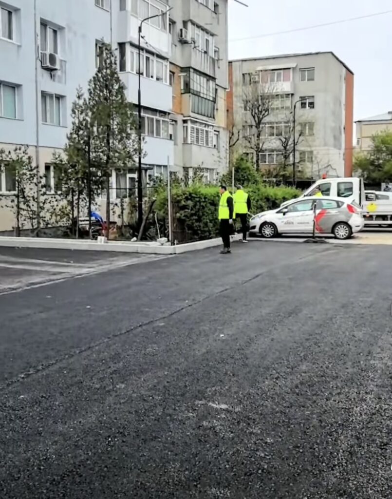 O nouă parcare în curs de amenajare pe strada Gabriel Popescu din Târgoviște.