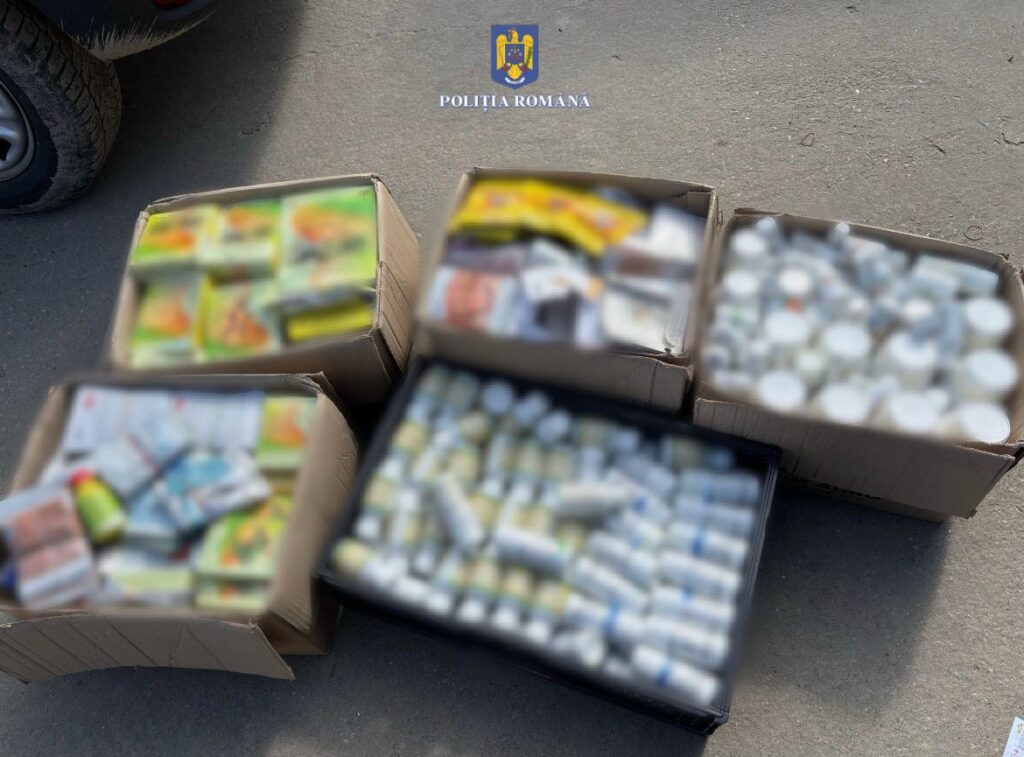 Polițiștii dâmbovițeni au confiscat produse pentru protecția plantelor contrafacute la târgul din Lungulețu Polițiștii din cadrul Serviciului Arme, Explozivi și Substanțe Periculoase au desfășurat, la data de 13 aprilie, verificări privind substanțele și produsele pentru protecția plantelor într-un târg săptămânal din comuna Lungulețu.