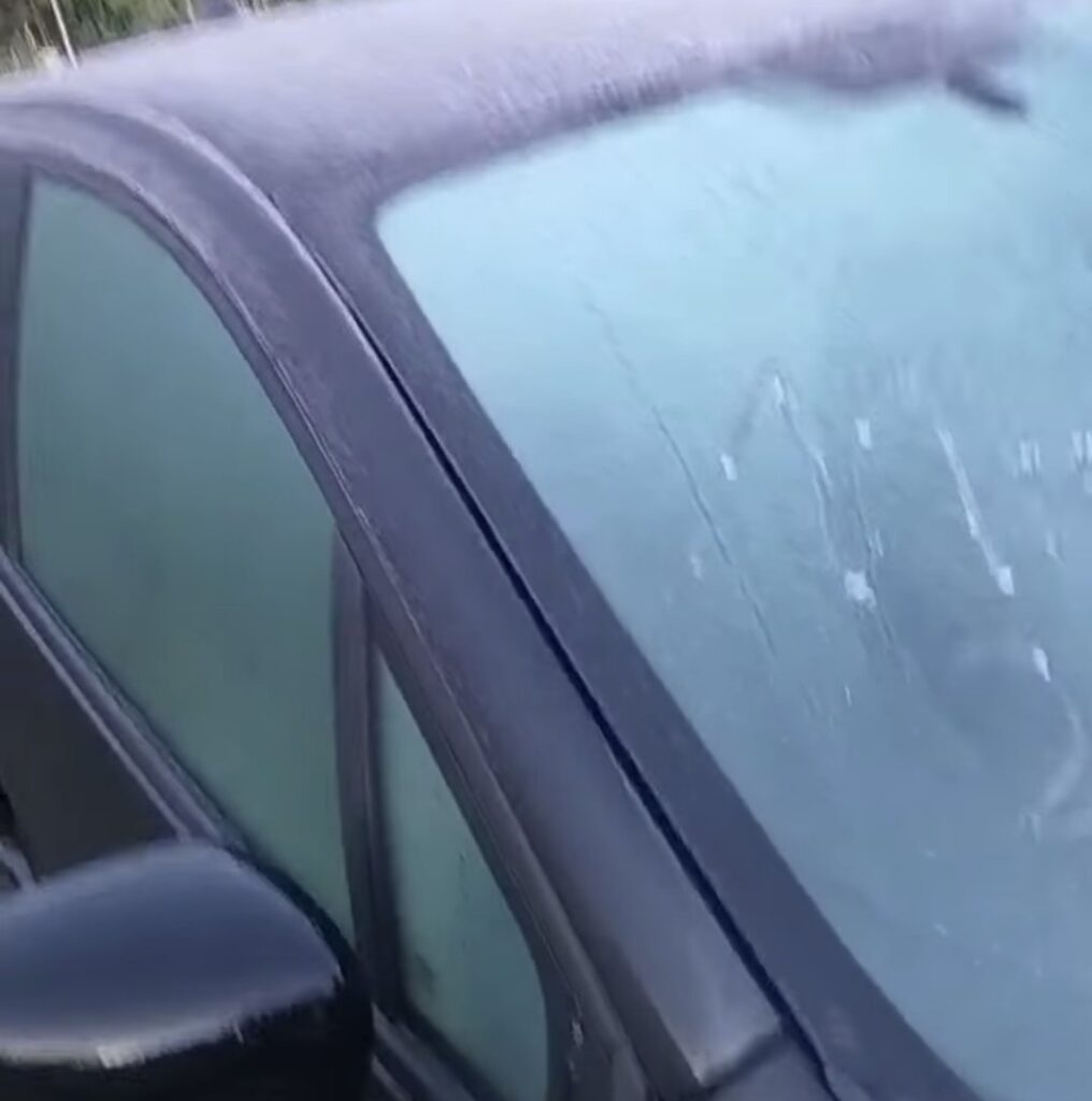 Dimineață de mai cu brumă în Dâmbovița: Doar 2°C și soare cu dinți Dimineață de mai cu brumă în Dâmbovița: Doar 2°C și soare cu dinți