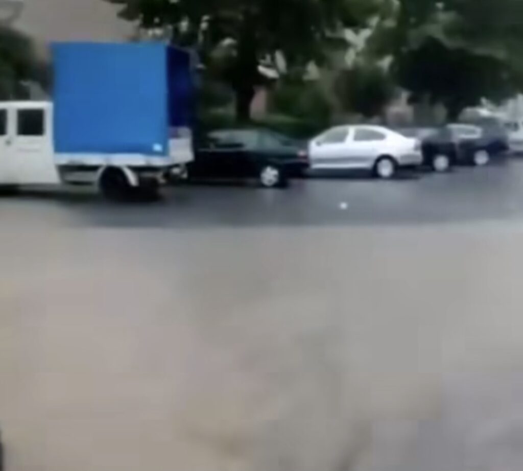 Furtună puternică în Cernavodă: Străzile au devenit râuri, ieri, 22 mai 2025