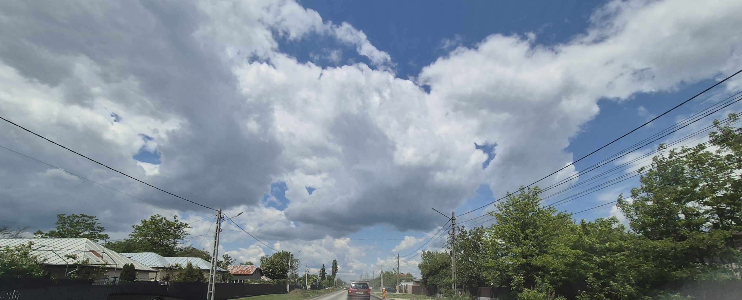 Județul Dâmbovița este sub informare meteo de vreme rea: Vânt puternic, ploi și temperaturi scăzute