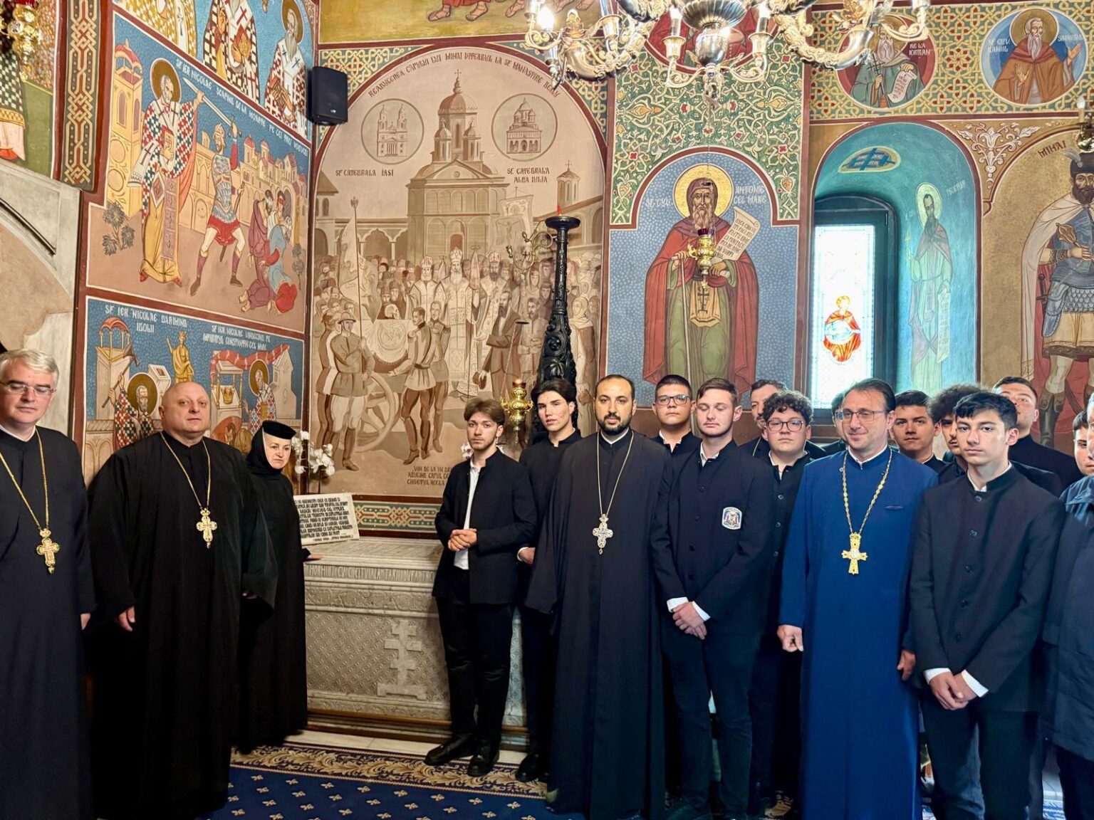 La Mânăstirea Dealu, Târgoviște, a fost omagiat Mihai Viteazul, domnitorul care a făcut prima unire politică a românilor La Mânăstirea Dealu, Târgoviște, a fost omagiat Mihai Viteazul, domnitorul care a făcut prima unire politică a românilor