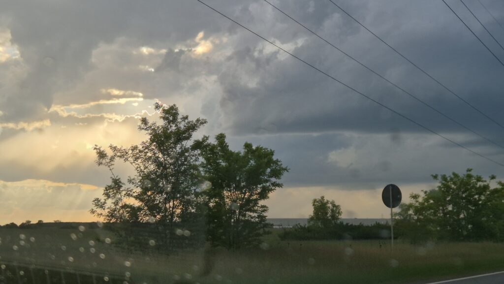 Mare  atenție! Un ciclon mediteranean lovește toată țara, din seara aceasta vreme severă și  în Dâmbovița 