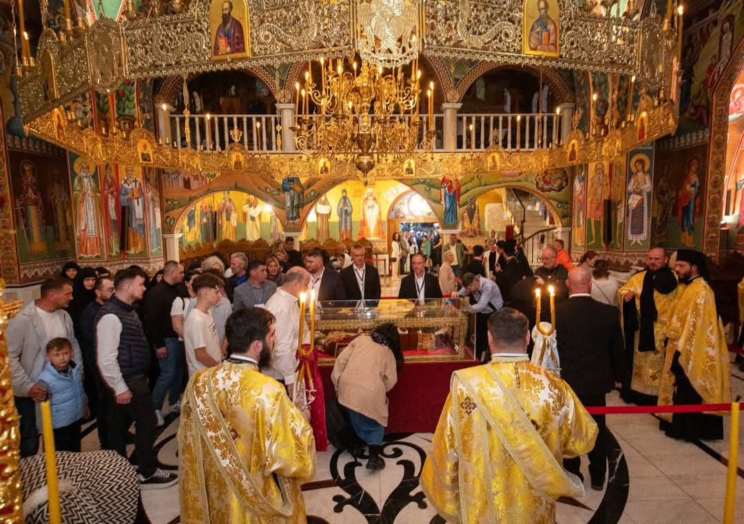 Moaștele Sfintei Împărătese Elena au ajuns pentru prima dată în România, la Mănăstirea Pantocrator din Teleorman