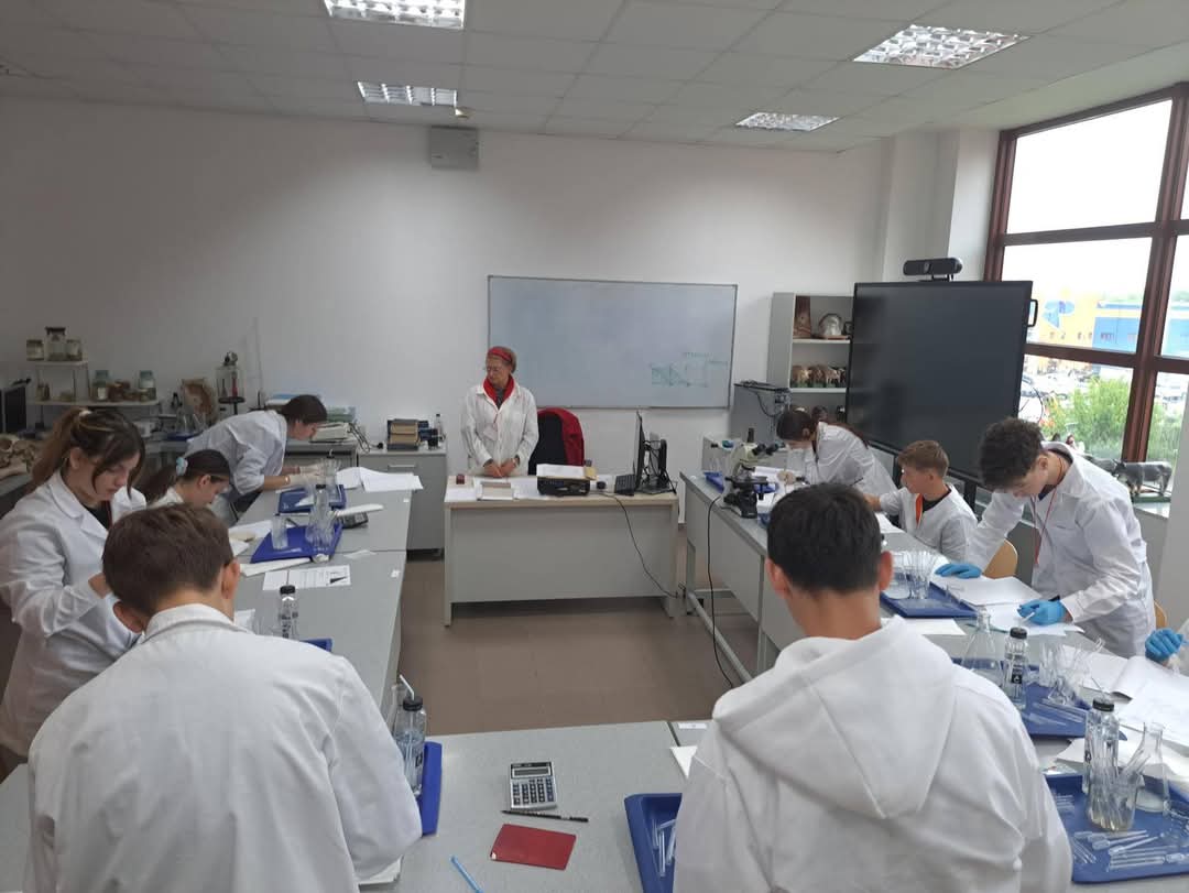 Universitatea „Valahia” din Târgoviște a fost gazda celei de-a XIII-a ediții a Concursului Național de Chimie „Petru Poni”