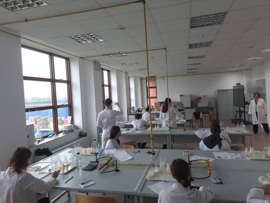 Universitatea „Valahia” din Târgoviște a fost gazda celei de-a XIII-a ediții a Concursului Național de Chimie „Petru Poni”