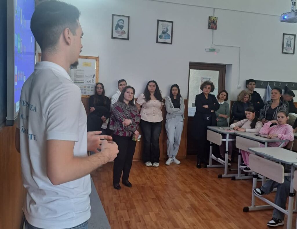 Valahia On Tour: Universitatea „Valahia” din Târgoviște, mai aproape de liceenii din Râmnicu Sărat