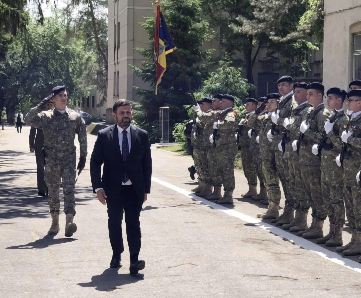 Ziua Eroilor 2025, mesaj de unitate și recunoștință din partea prefectului județului Dâmbovița