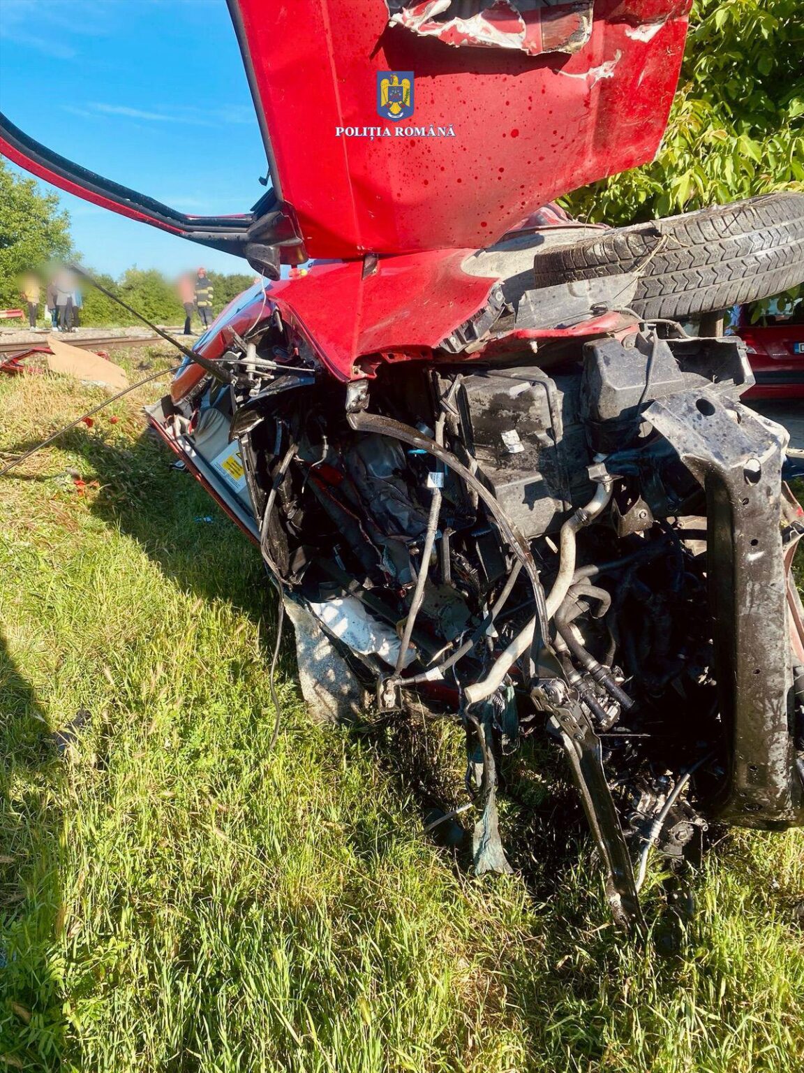 Accident feroviar tragic în comuna Mogoșani: O persoană decedată, două rănite și intervenție de urgență la fața locului Accident feroviar tragic în comuna Mogoșani: O persoană decedată, două rănite și intervenție de urgență la fața locului