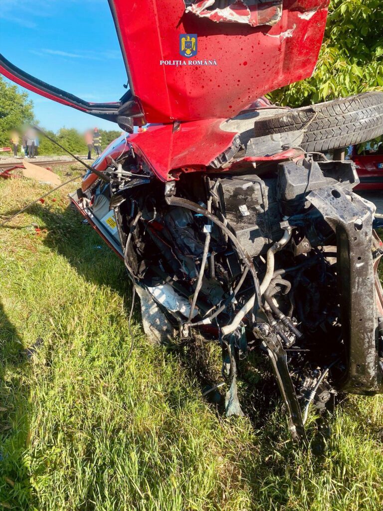 Accident feroviar tragic în comuna Mogoșani: O persoană decedată, două rănite și intervenție de urgență la fața locului