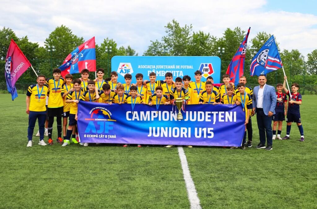 Kinder Târgoviște este noua campioană județeană U15 după o finală spectaculoasă cu Voința Vișina Kinder Târgoviște este noua campioană județeană U15 după o finală spectaculoasă cu Voința Vișina