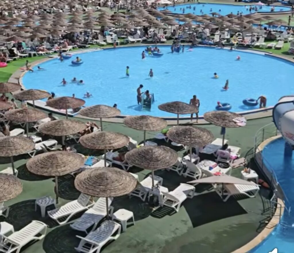 Primăria Târgoviște: Litoralul de acasă te așteaptă la Complexul Turistic de Natație 