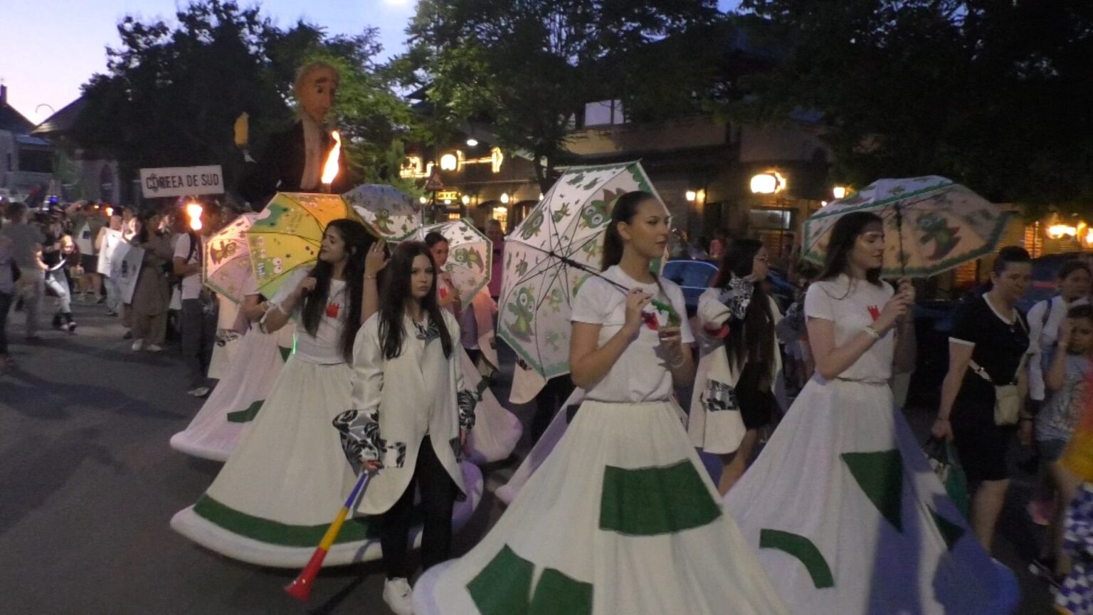 Parada BABEL a dat viață municipiului Târgoviște Parada BABEL a dat viață municipiului Târgoviște