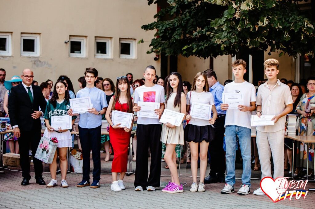 Primarul Laurențiu Costache a participat la festivitățile de sfârșit de an școlar din Titu